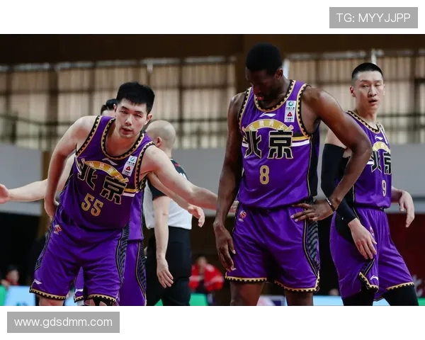 北控与广东激战正酣十二月赛季对决精彩回顾与分析 北控与广东激战正酣十二月赛季对决精彩回顾与分析