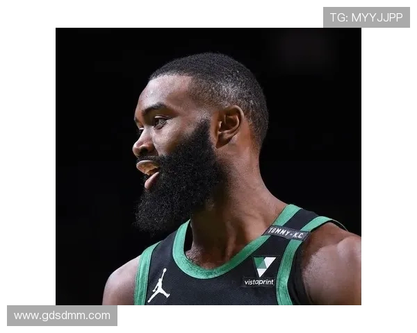 杰伦布朗：从新星到领袖的成长之路与篮球哲学探讨