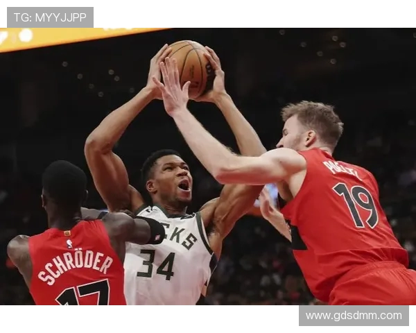 猛龙与雄鹿历史交锋回顾及比分对比分析 猛龙与雄鹿历史交锋回顾及比分对比分析