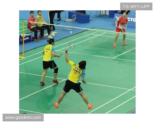 重庆羽毛球队在挑战赛中的默契配合与精彩表现分析