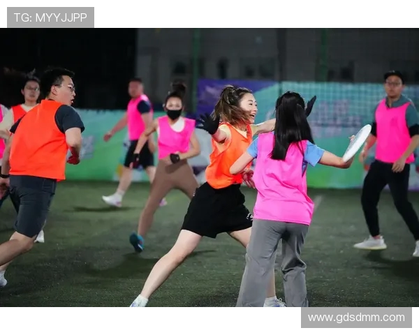 重庆飞盘队与南京飞盘队赛后战术分析与复盘总结