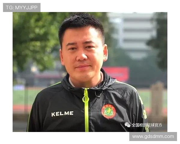 周娜独家分享足球心得与技巧助你提升球场表现与战术理解